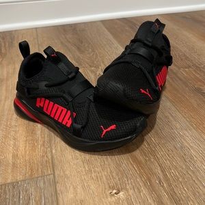 New boys pumas only tried on inside